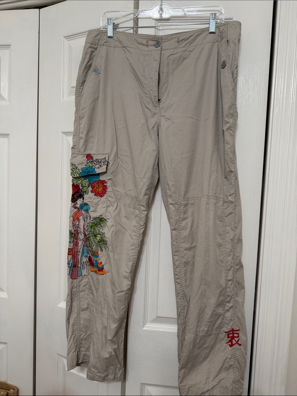 Vintage Y2K Chico’s Geisha Embroidered womens Casual Pants